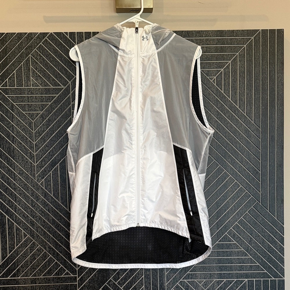 Under Armour Gray and Black Sleeveless Vest